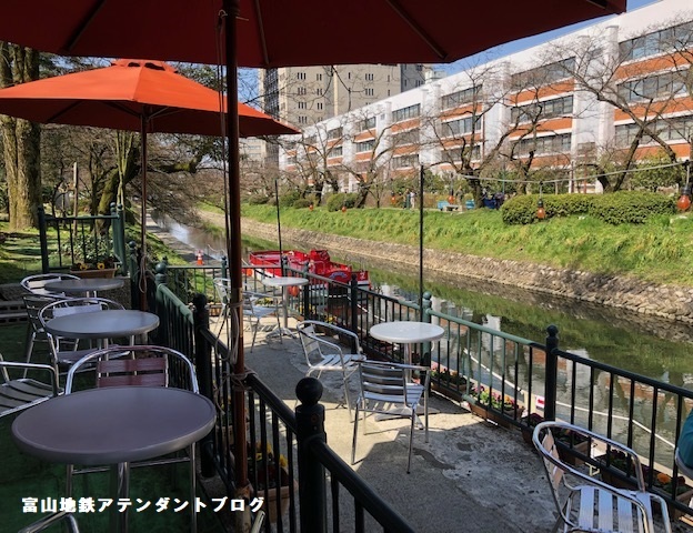 パフェを食べながらお花見できるよ❀_a0243562_13160717.jpg