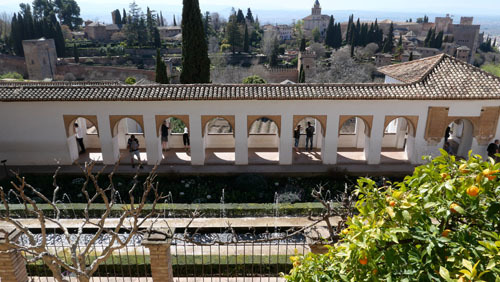 スペインのイスラム建築2ー形式の中の豊かな庭園_a0166284_17341876.jpg