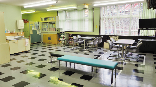 会館ではワックス掛けがありました_c0336902_17593481.jpg