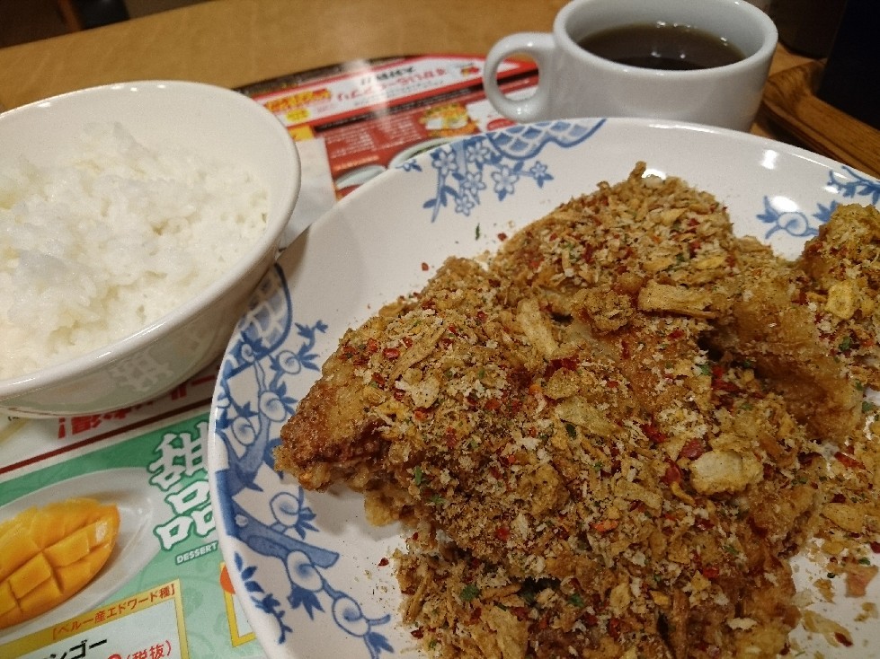 ヤミツキになる食感 でも バーミヤン たっぷりスパイシーチップのクリスピー唐揚げ 渕上真希の四川山椒を愛でるブログ 刺激は恋愛よりも食べ物から派