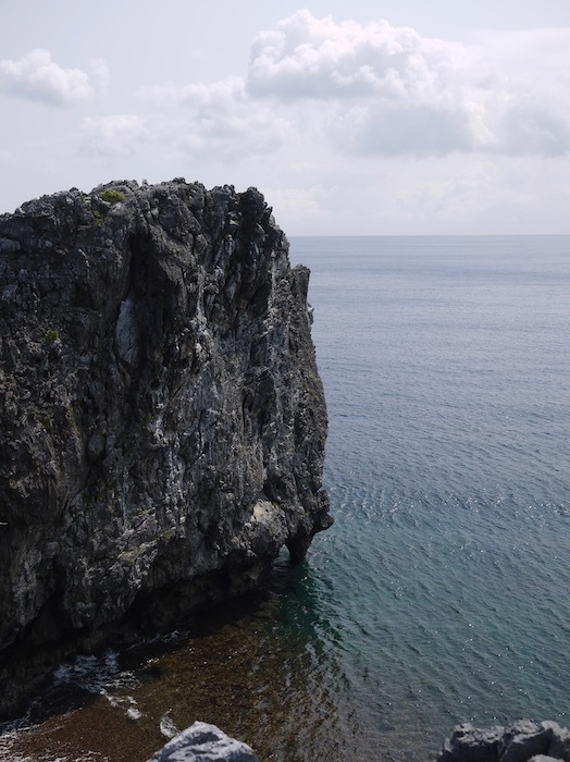 沖縄本島北へゆく旅４　本島最北端の辺戸岬（へどみさき）_e0359436_14212424.jpg