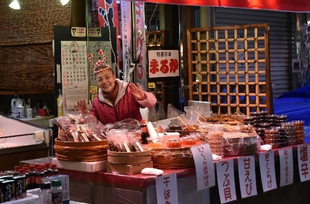 金沢、昼の部、チョイ食べ歩き。どれも美味しい!_f0362073_05243409.jpg
