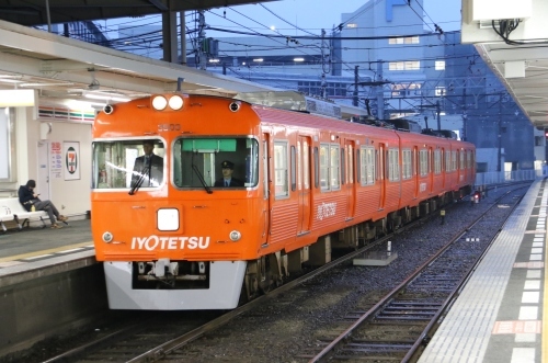 四国左半分めぐりの旅　その23　伊予鉄道、朝の4連運用松山市駅にて　2019.02.28_d0187275_19012700.jpg