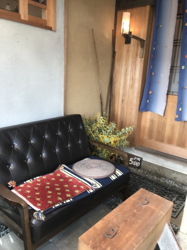 納屋Cafe、ハルの庭席「やっと御利用者出現！スペシャルシート」編_e0359584_22343457.jpg