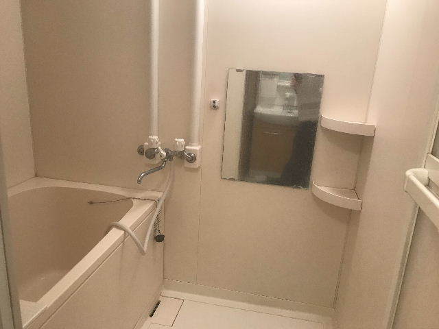 新たな賃貸・浴室・トイレ3世帯分_f0031037_19481407.jpg