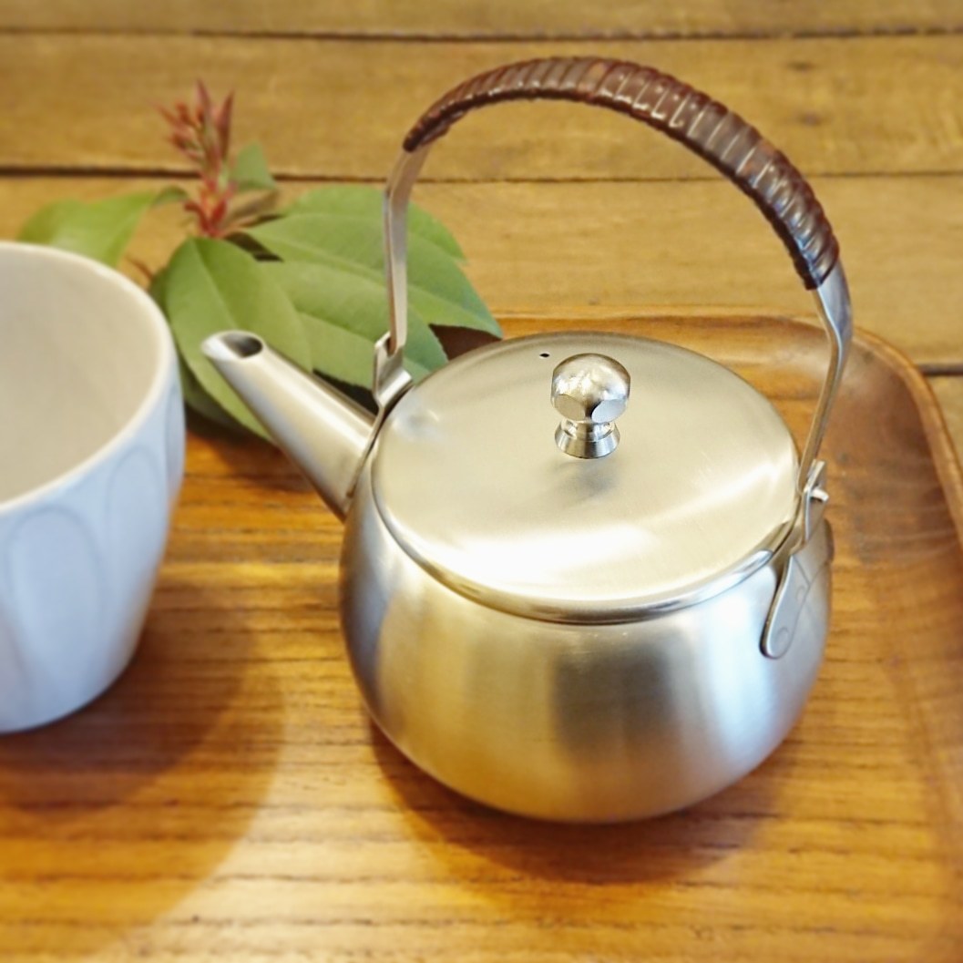 燕市のレトロな急須(再入荷) : 生活雑貨店BEE BALM 店舗・新着 燕市のレトロな急須(再入荷) : 生活雑貨店BEE BALM 店舗・新着