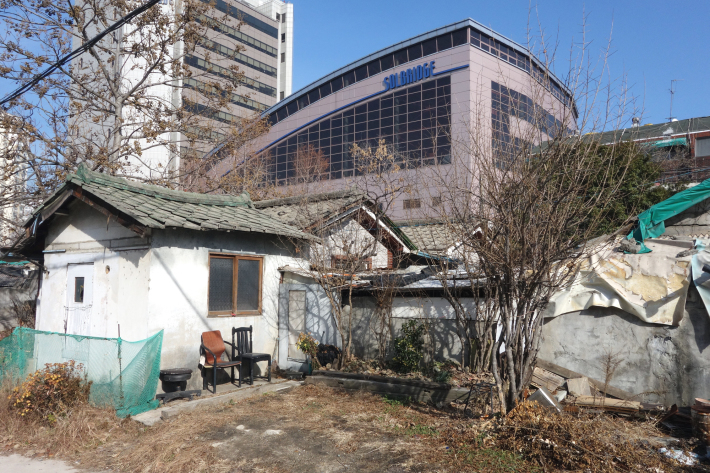 大田(テジョン)駅近くのカフェでバナナ スフレ パンケーキを食べる 팬케이크 폍 大田市の再開発地区 大田・ソウルの旅(6)_f0117059_23322420.jpg