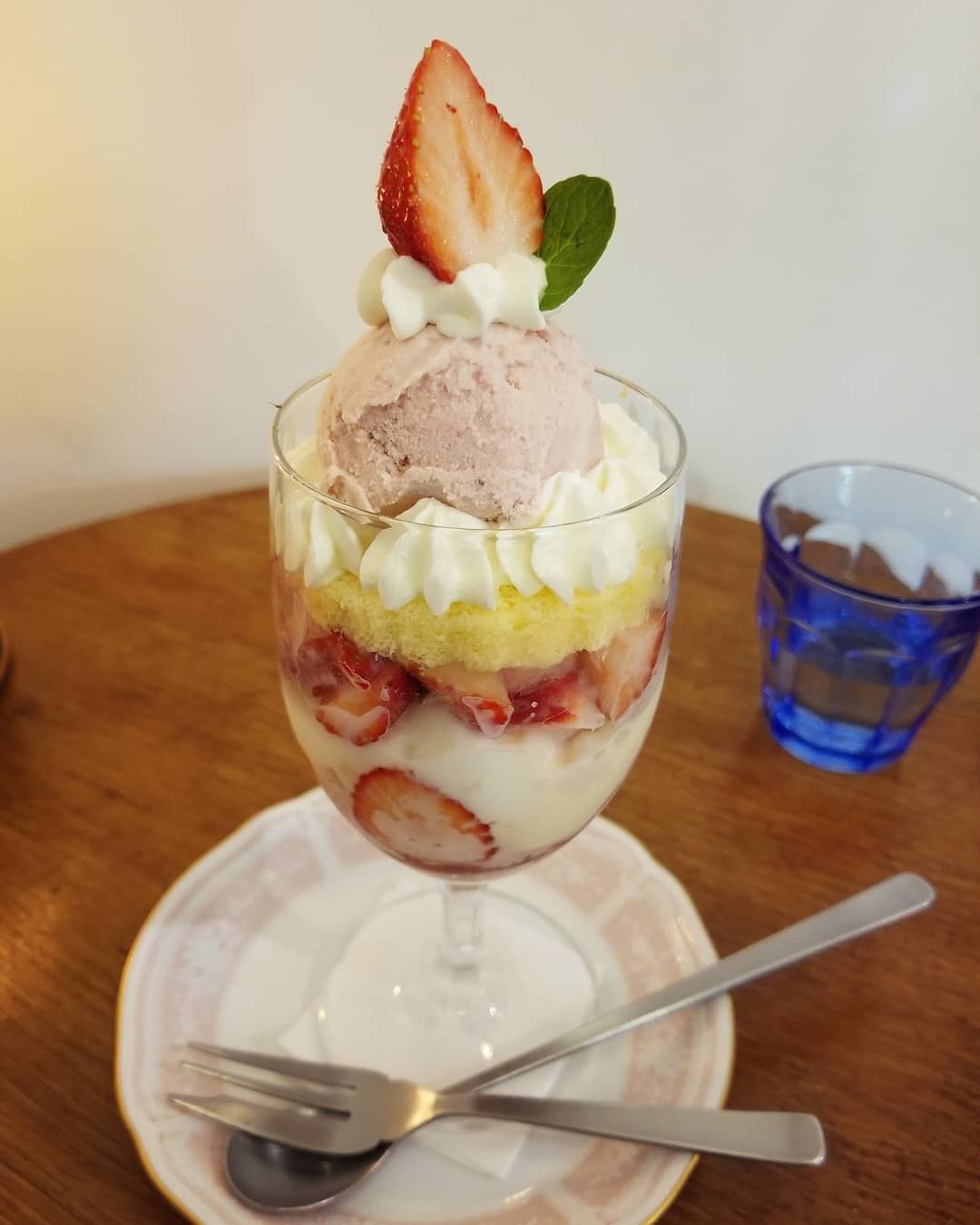 Cafe Patra カフェ パトラ ３月のいちごパフェ 桜のケーキ ぴきょログ 軽井沢でぐーたら生活