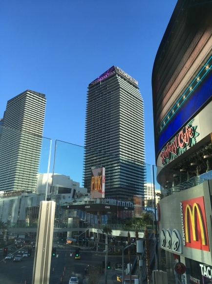ラスベガスへの旅-ストリップを歩く_e0350971_23282732.jpeg