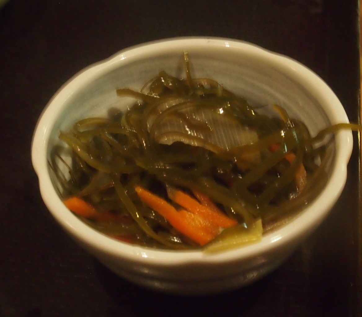 すぐにお腹をすかせるおじいさんと、根津の定食屋へ_b0396150_09161051.jpg