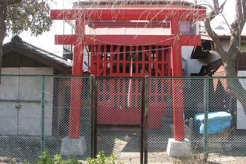 愛染稲荷神社(南大泉3)_a0121671_16114489.jpg