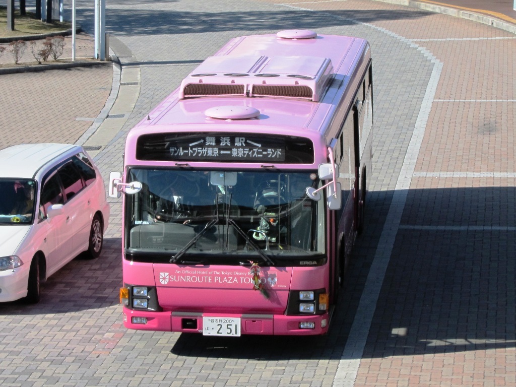 Tdr関連車両で 唯一正月飾りをつけるサンルートプラザ東京車 10 01 02 Keiyo Resort Transit Co