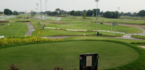 Marina Bay Golf Courseの打ちっぱなし場は見学するだけでも楽しい♪_c0144488_20221136.jpg