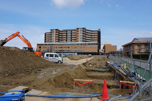進捗状況「石川県立中央病院建設工事（歩道ルーフその２）」_d0095305_15422669.jpg