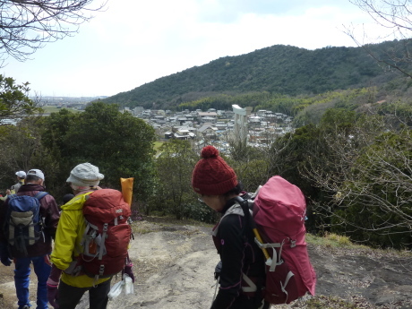 展望と岩稜の尾根歩きを楽しむ 『桶居山』_c0218841_11562750.jpg