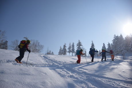 2019年3月3日 快晴の三段山を滑る_c0242406_10413015.jpg