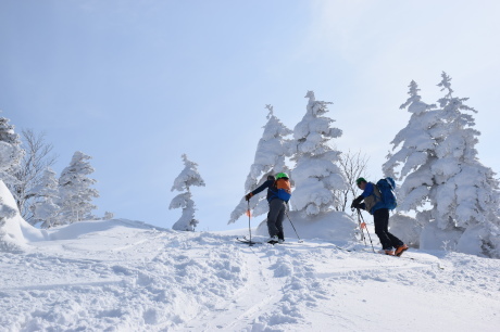 2019年3月3日 快晴の三段山を滑る_c0242406_10433532.jpg