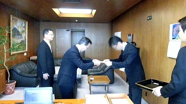 昨日から新年度がスタート 富士市議会事務局もフレッシュなメンバーを加え、平成から令和へ_f0141310_07370509.jpg