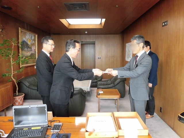 昨日から新年度がスタート 富士市議会事務局もフレッシュなメンバーを加え、平成から令和へ_f0141310_07372064.jpg