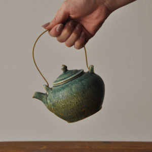 境知子　陶器　しのぎティーポット 境知子 陶器 しのぎティーポット 境知子 境 知子 Tomoko Sakai