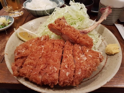 目黒川の桜とランチに骨付き豚カツ、そして息子のパスタ_f0293042_22282663.jpg