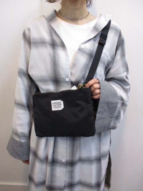 フレドリックパッカーズ FREDRIK PACKERS ☆420DHORIZONTALSHOULDER 　M_e0076692_17133494.jpg