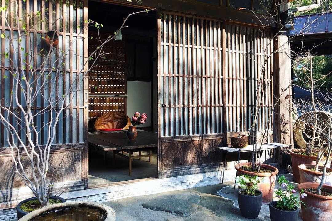 4月のgallery&cafeの営業日のお知らせ_e0241305_13421522.jpg