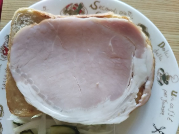 蓋つきスキレットで焼くパンは、おいしーのだ!_f0316507_21455844.jpg