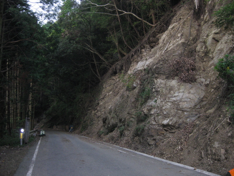 歯長峠 通行止め⁉️_d0357024_21012375.jpg