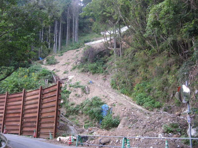 歯長峠 通行止め⁉️_d0357024_21014301.jpg