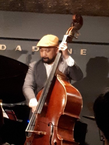 鎌倉のJAZZ Club  Daphne(ダフネ)へ。_f0293042_13015500.jpg