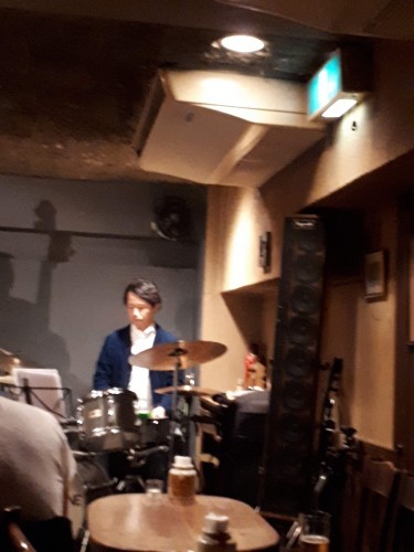 鎌倉のJAZZ Club  Daphne(ダフネ)へ。_f0293042_13065455.jpg