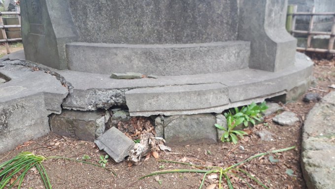 雑司ヶ谷霊園・護国寺墓地芳墓録ラスト、皇居ほか花見、古写真、2019/3/29-4/3twitterまとめ_b0116271_13552342.jpg
