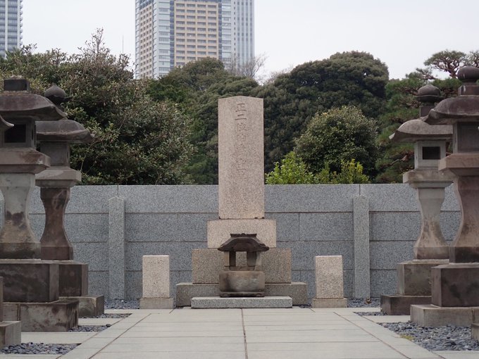 雑司ヶ谷霊園・護国寺墓地芳墓録ラスト、皇居ほか花見、古写真、2019/3/29-4/3twitterまとめ_b0116271_14001627.jpg