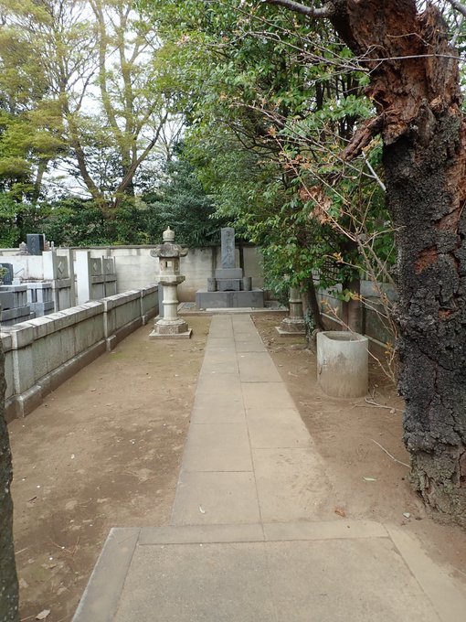 雑司ヶ谷霊園・護国寺墓地芳墓録ラスト、皇居ほか花見、古写真、2019/3/29-4/3twitterまとめ_b0116271_14043813.jpg