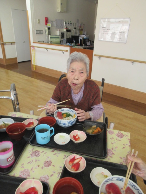 豪華な丼_e0191174_09053642.jpg