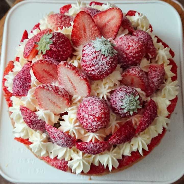 いちごタルトでバースデーケーキ🎂_a0113430_09414917.jpg