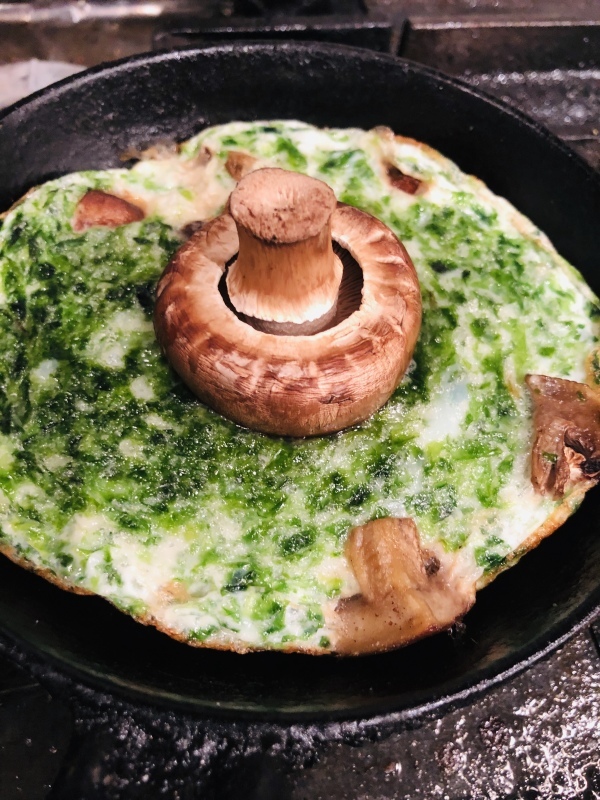 まかないでは卵白をよく食べてます。。。&4月5日(金)のランチメニュー_d0243849_14415313.jpeg