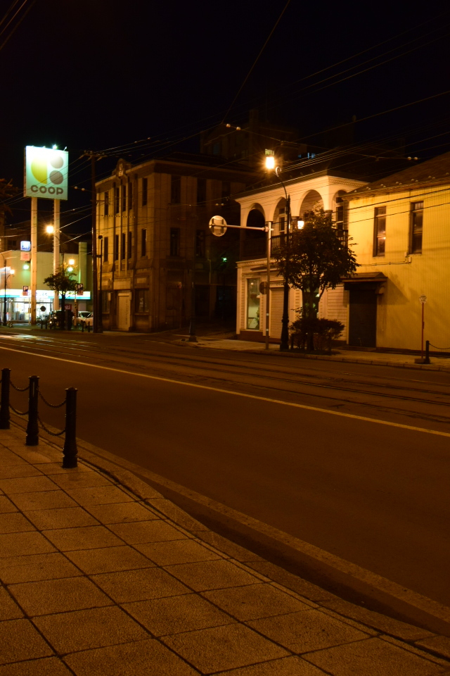 函館末広町の川越電化センター(函館の建築再見)_f0142606_12484606.jpg