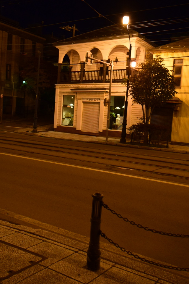 函館末広町の川越電化センター(函館の建築再見)_f0142606_12500149.jpg