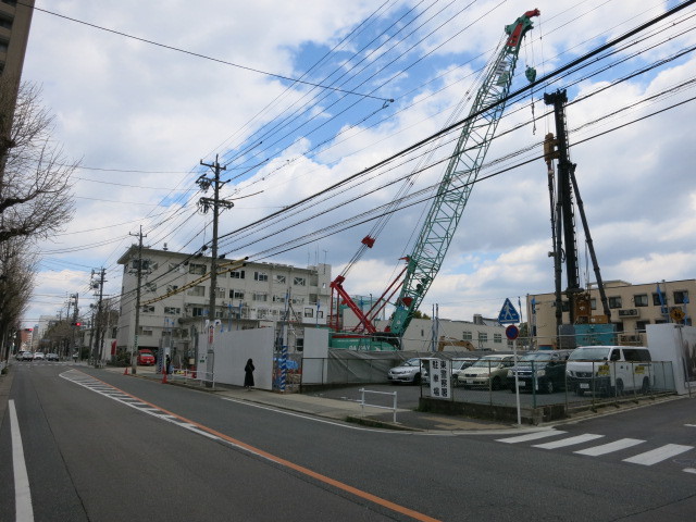 東区マンション着工現場_f0016320_14063691.jpg