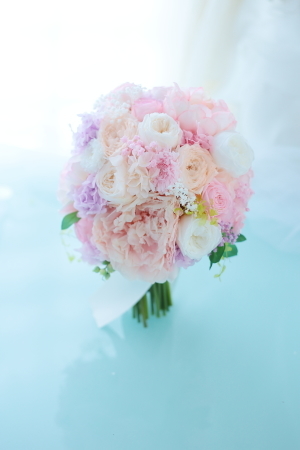 プリザーブドフラワーブーケ　淡いピンクの芍薬とバラで　沖縄アイネスヴィラノッツェの花嫁様へ、_a0042928_14301737.jpg
