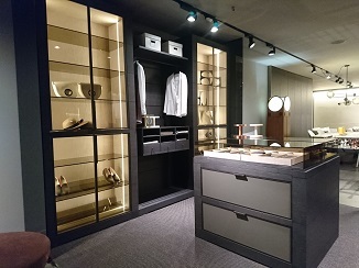 121年の歴史、卓越した美しい家具!_d0091909_12543866.jpg