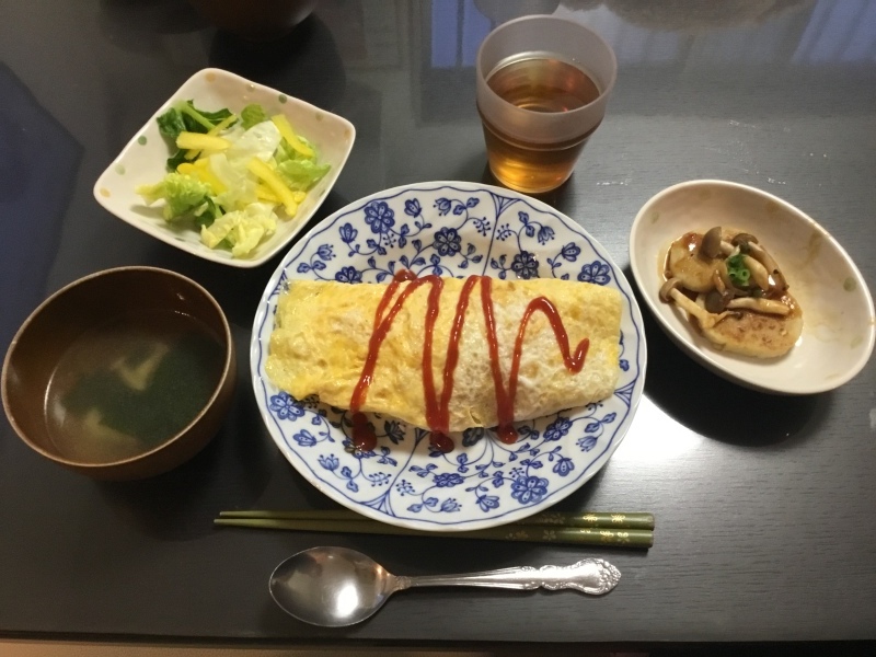 しらゆり荘 夕食  オムライス  サラダ  スープ_c0357519_18070793.jpeg