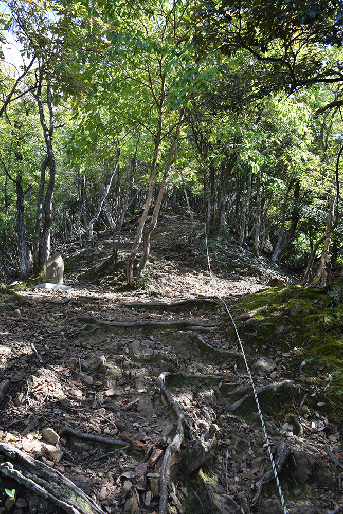 有子山城跡と出石城跡登城記。 その1 ~有子山城登山道~_e0158128_16594810.jpg