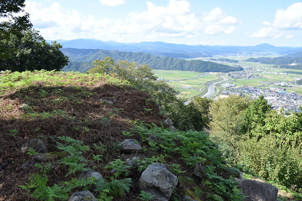有子山城跡と出石城跡登城記。 その2 ~有子山城二ノ丸・三ノ丸~_e0158128_18293984.jpg