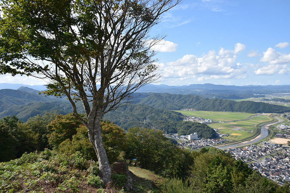 有子山城跡と出石城跡登城記。 その2 ~有子山城二ノ丸・三ノ丸~_e0158128_18361712.jpg