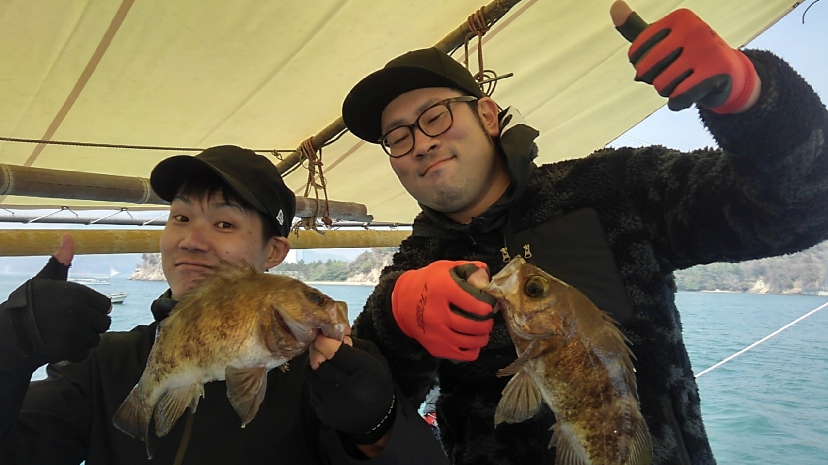 平成31年4月6日 三原尾道地区のお友達とﾒﾊﾞﾙ釣り 穏やかで尺ﾒﾊﾞﾙも２桁等よく釣れました お昼の鯛めしも帰港しお腹も満喫されました 広島県呉市仁方 大型底引き観光遊漁船 釣船 第２光亮丸 食事付き
