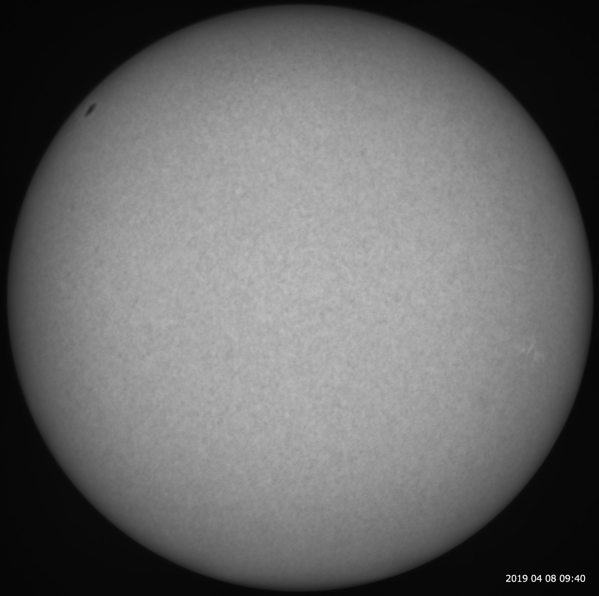 4月8日の太陽 久しぶりの大きな黒点!_e0174091_11191905.jpg