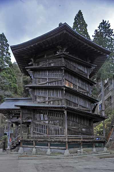 さざえ堂_f0173596_10423387.jpg
